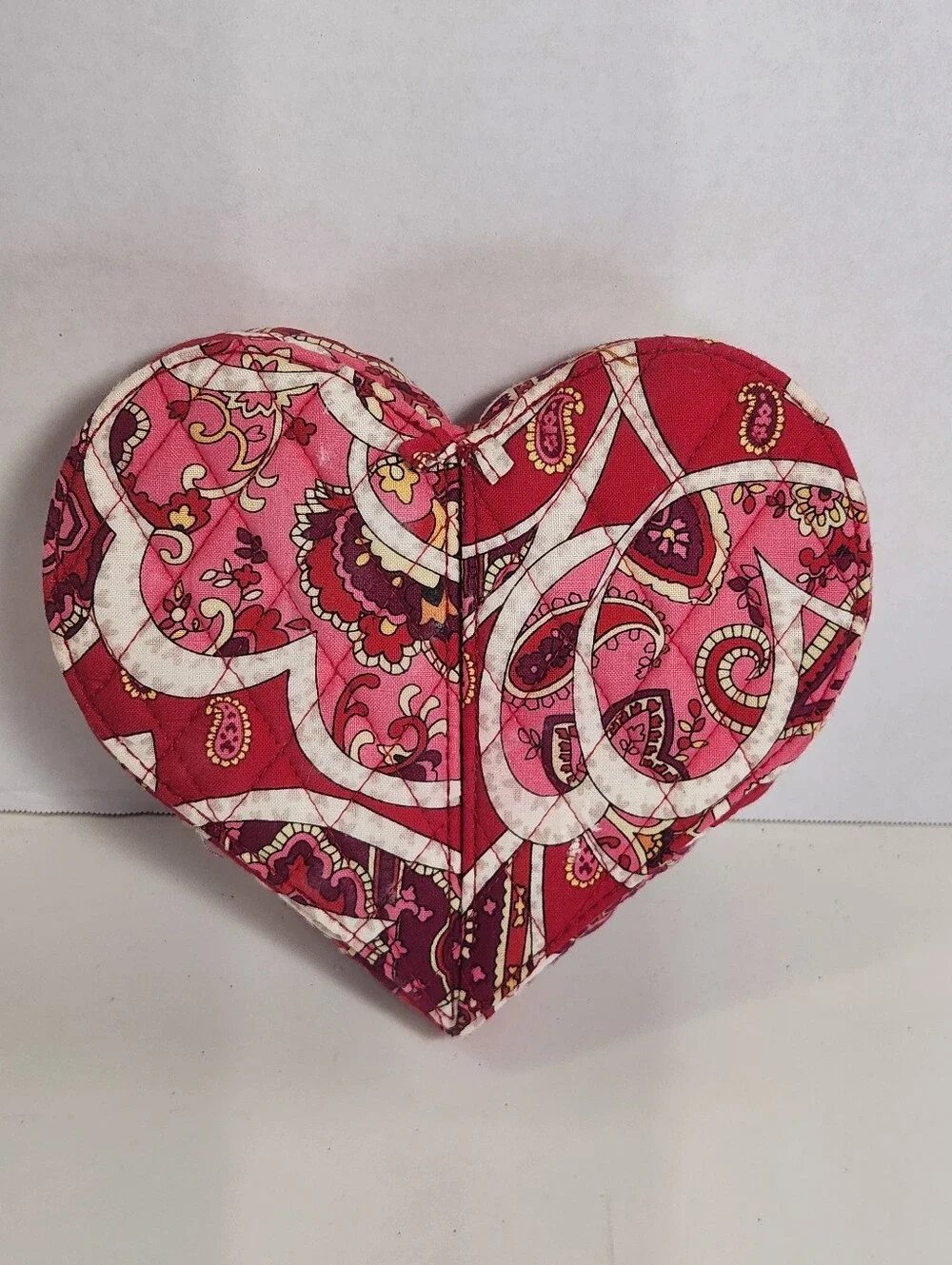 Vera Bradley Heart Shaped Fabric Jewelry Box Paisley Red Pink Lined Ring Holder